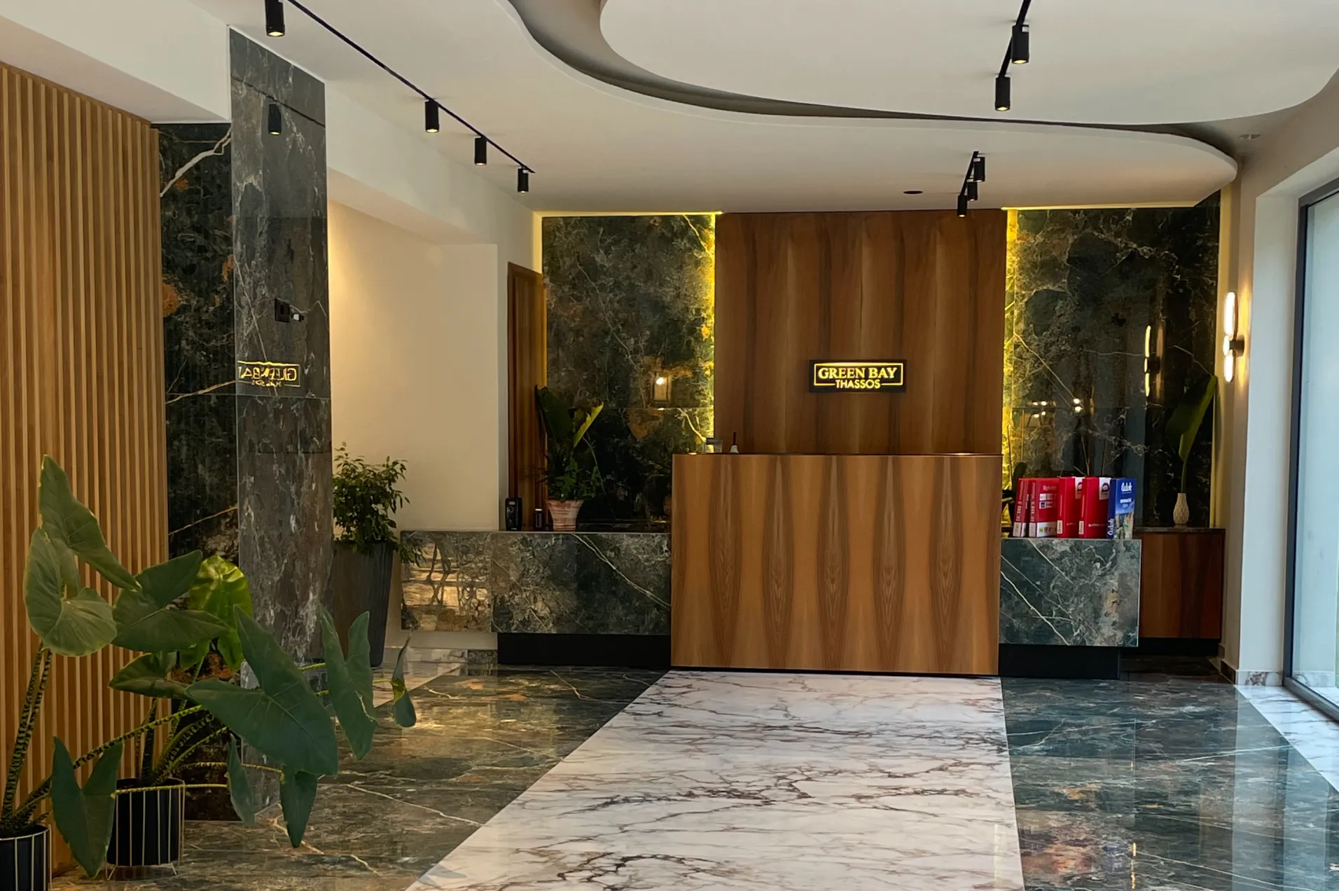 Green Bay lobby